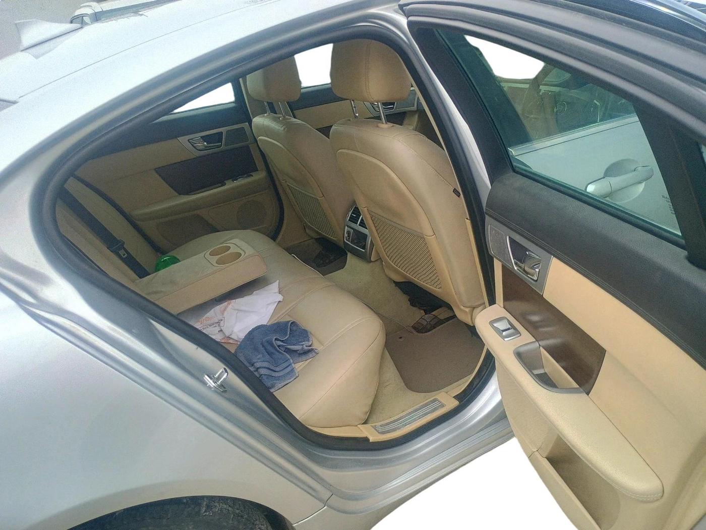 2014 Jaguar XF 2.2 DIESEL LUXURY, Diesel, Automatic, 1,30,999 km, interior