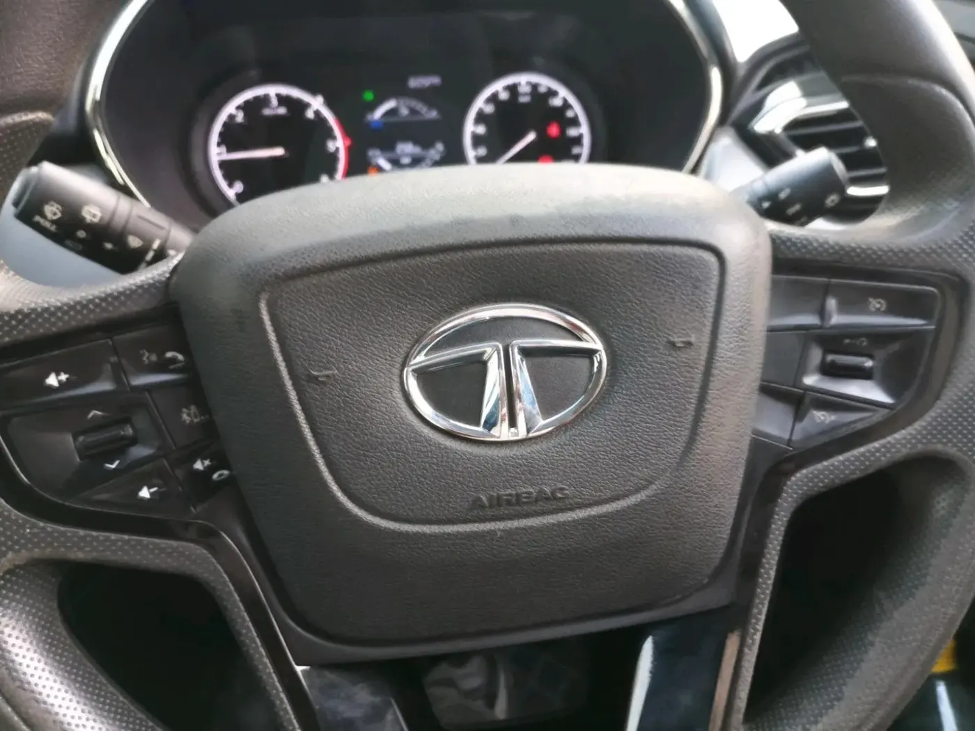 2022 Tata Harrier XT PLUS 2.0L KRYOTEC DARK EDITON, Diesel, Manual, 93,784 km, interior
