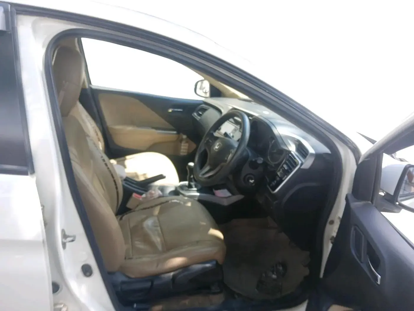 2016 Honda City 1.5L I-DTEC V, Diesel, Manual, 1,54,329 km, interior