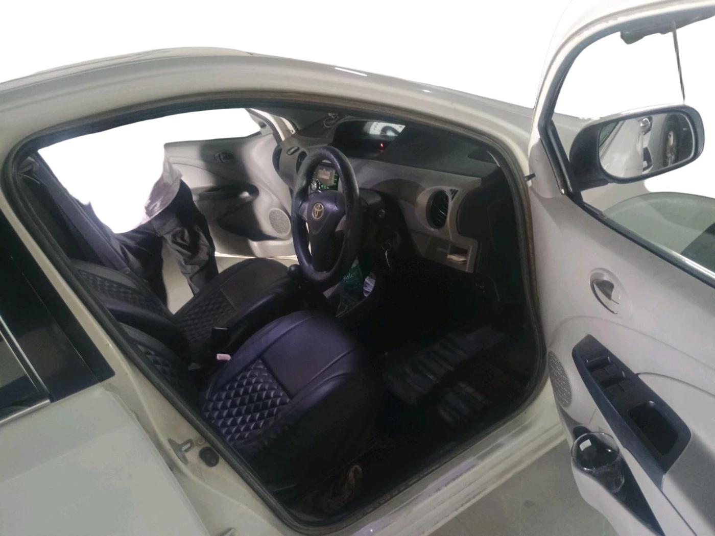 2011 Toyota Etios GD, Diesel, Manual, 2,19,514 km, interior