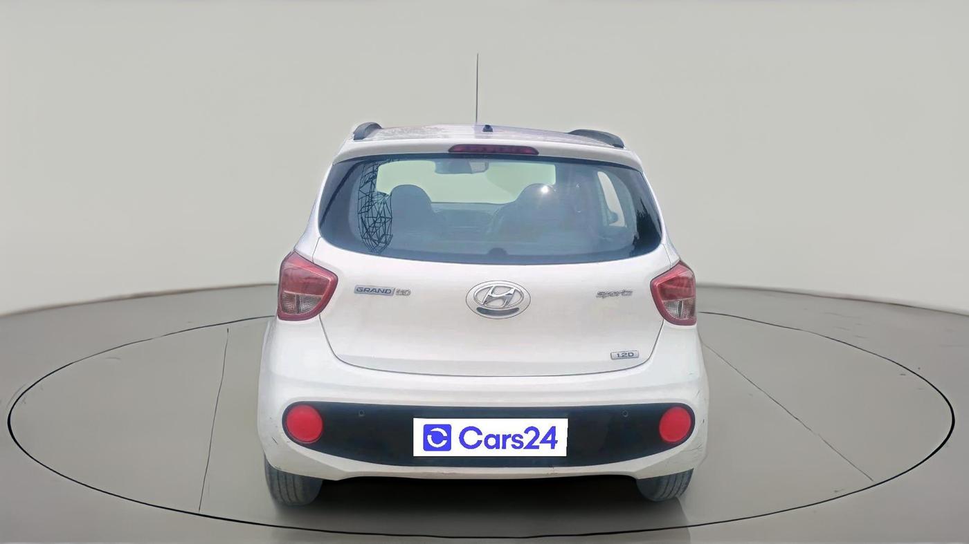 2017 Hyundai Grand i10 SPORTZ (O) 1.2 U2 CRDI, Diesel, Manual, 1,46,075 km, exterior