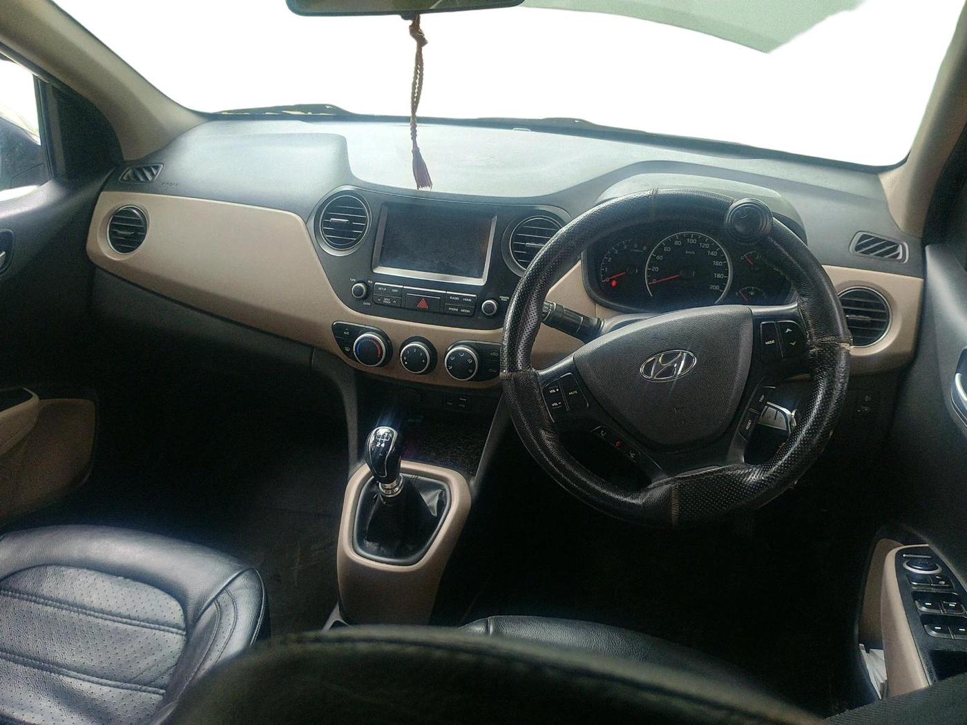 2017 Hyundai Grand i10 SPORTZ (O) 1.2 U2 CRDI, Diesel, Manual, 1,46,075 km, interior