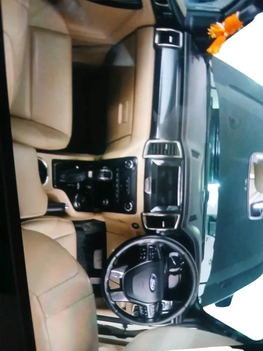 2019 Ford Endeavour TITANIUM PLUS 3.2 4X4 AT SUNROOF, Diesel, Automatic, 1,25,916 km, interior