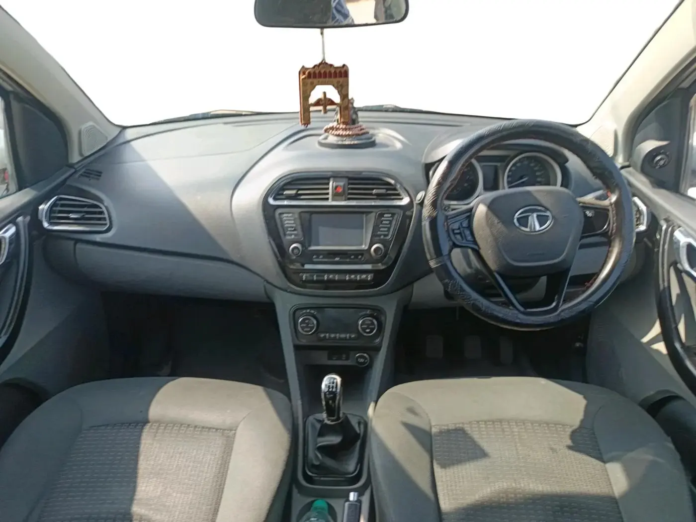 2017 Tata TIGOR XZ (O) PETROL, CNG, Manual, 94,500 km, interior