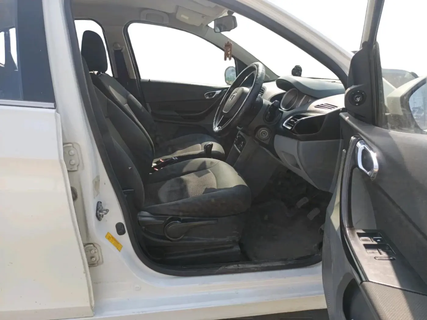 2017 Tata TIGOR XZ (O) PETROL, CNG, Manual, 94,500 km, interior