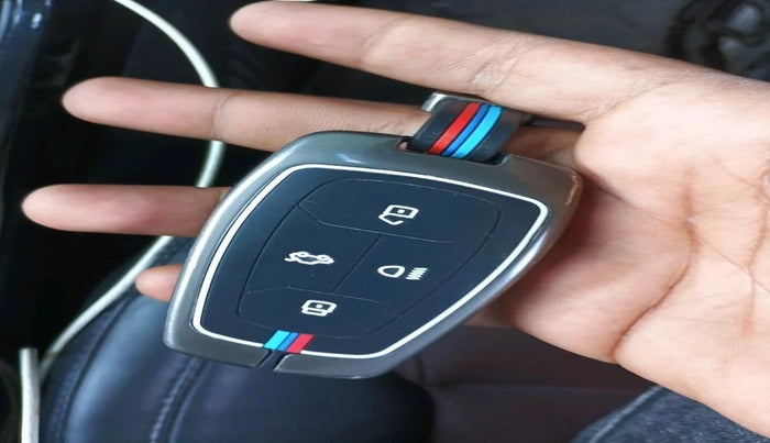 2025 Tata NEXON CREATIVE + SUNROOF 1.2 PETROL, Petrol, Manual, 18,806 km, interior