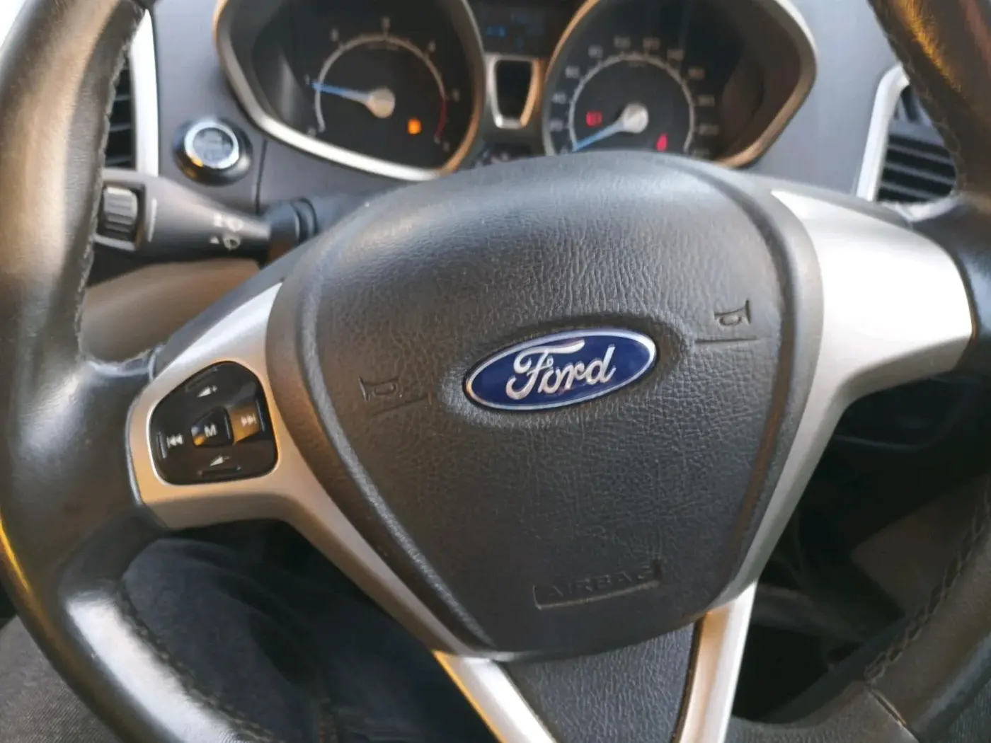 2017 Ford Ecosport TITANIUM 1.5L DIESEL, Diesel, Manual, 1,18,674 km, interior