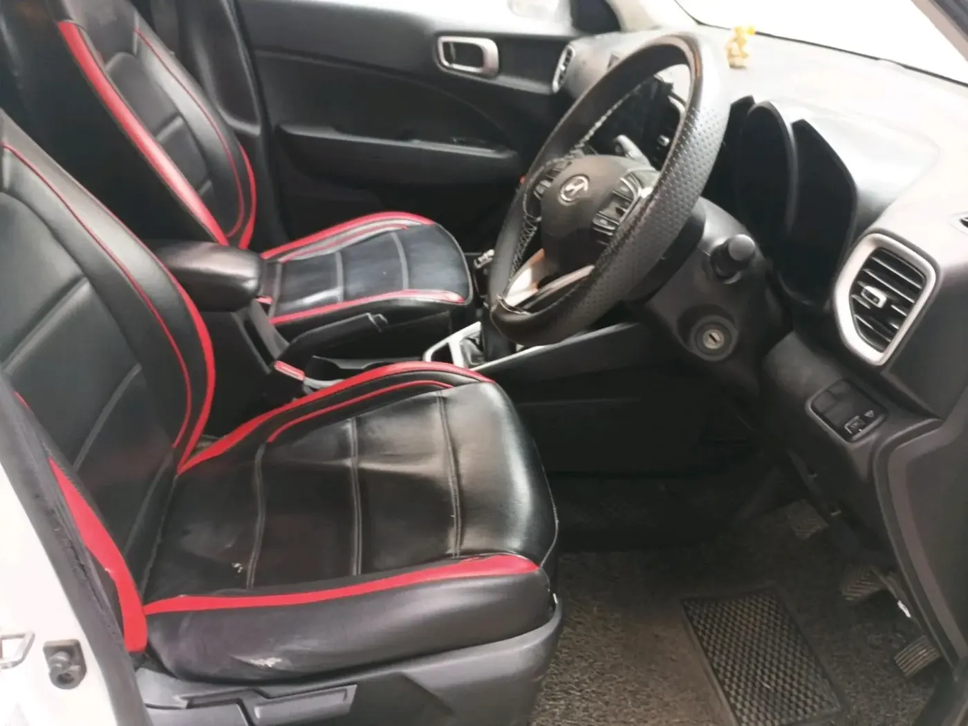 2019 Hyundai VENUE SX 1.4 CRDI, Diesel, Manual, 1,10,828 km, interior