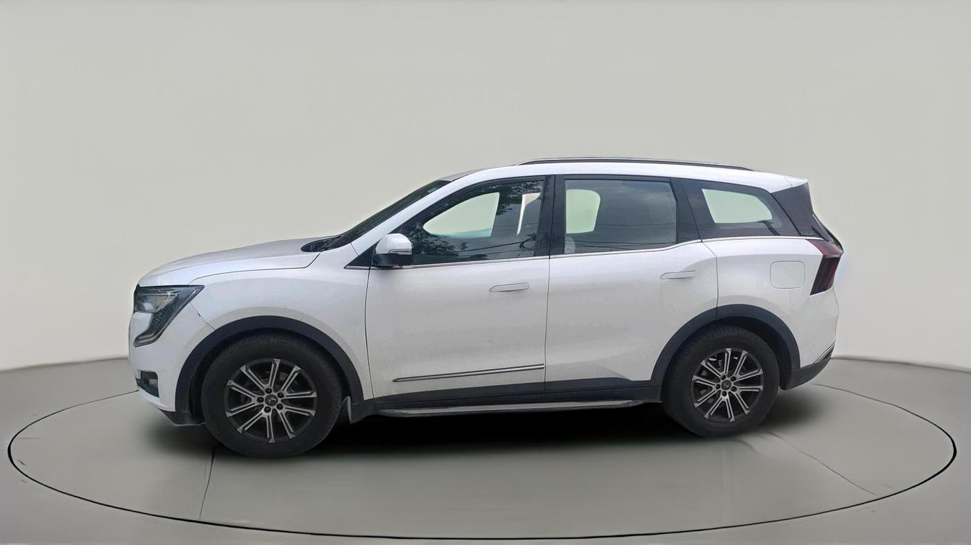 2023 Mahindra XUV700 AX 7 LUXURY D AWD AT 7 STR, Diesel, Automatic, 78,784 km, exterior