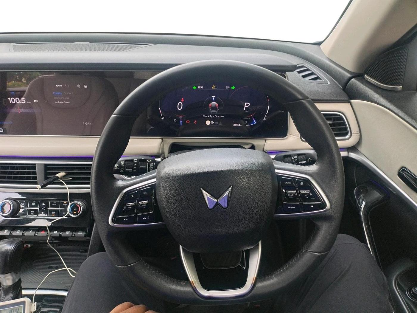2023 Mahindra XUV700 AX 7 LUXURY D AWD AT 7 STR, Diesel, Automatic, 78,784 km, interior