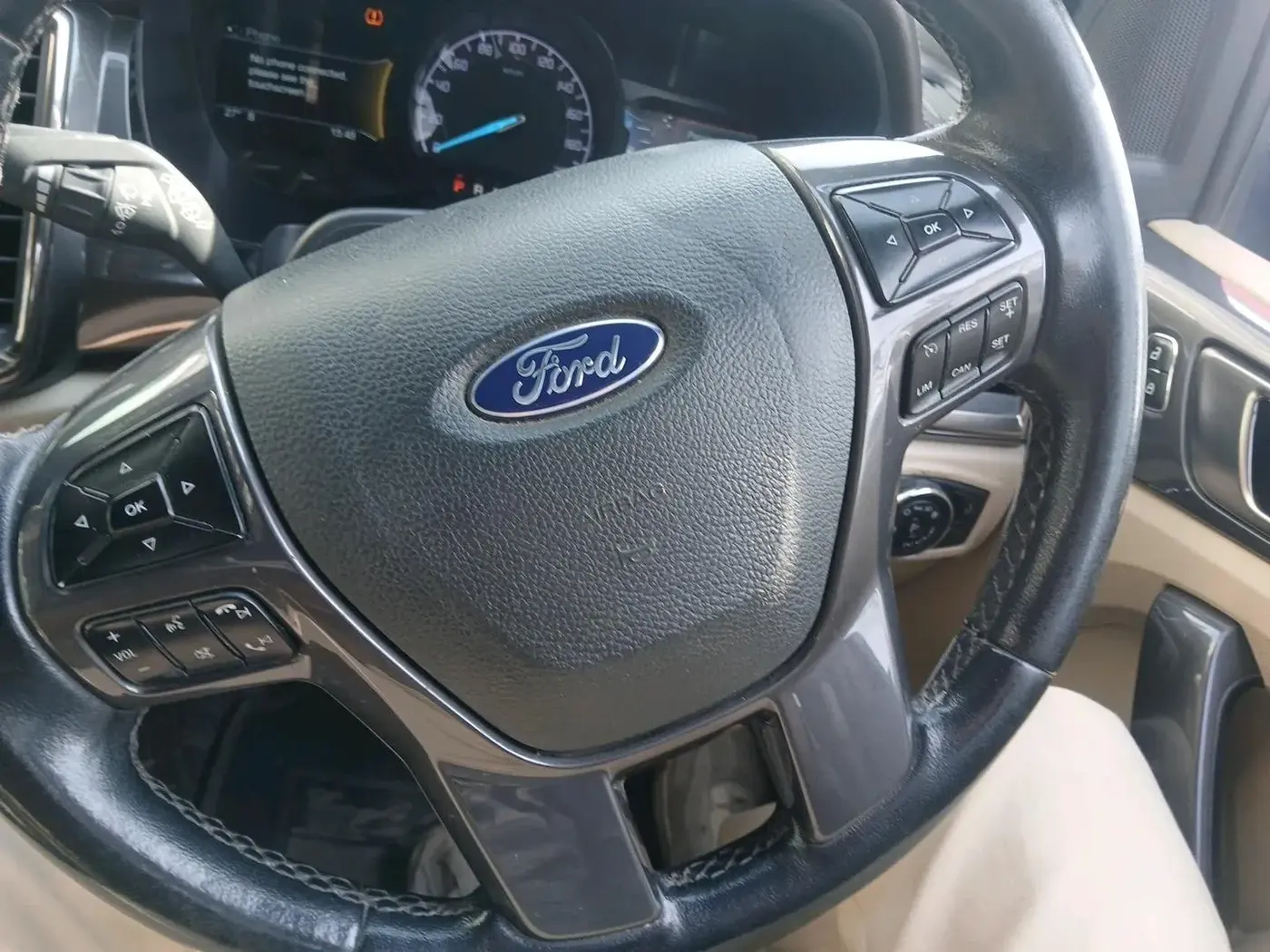 2018 Ford Endeavour TITANIUM 3.2 4X4 AT, Diesel, Automatic, 98,181 km, interior