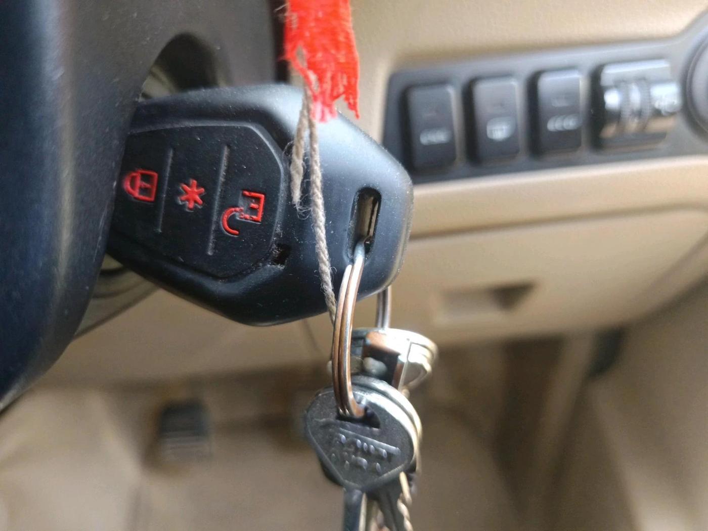 2016 Mahindra TUV300 T8, Diesel, Manual, 1,88,537 km, interior