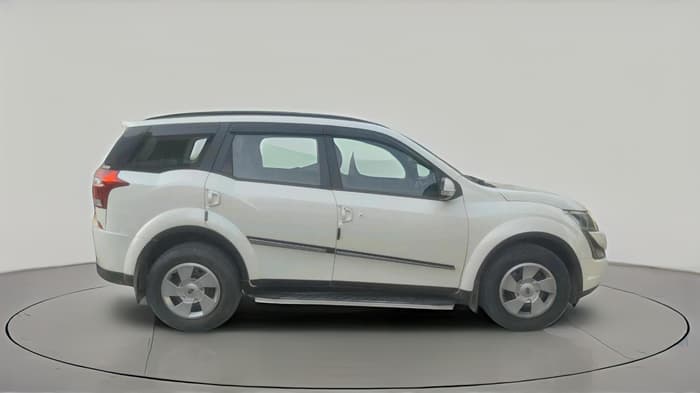 2019 Mahindra XUV500 W7, Diesel, Manual, 76,575 km, exterior