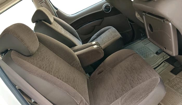 2011 Mahindra Xylo E8 ABS AIRBAG BS-III, Diesel, Manual, 1,52,427 km, interior