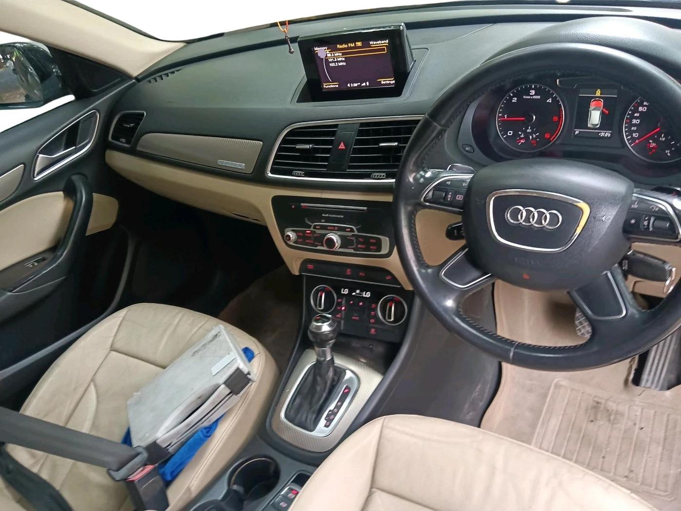 2015 Audi Q3 35 TDI Quattro, Diesel, Automatic, 1,10,206 km, interior