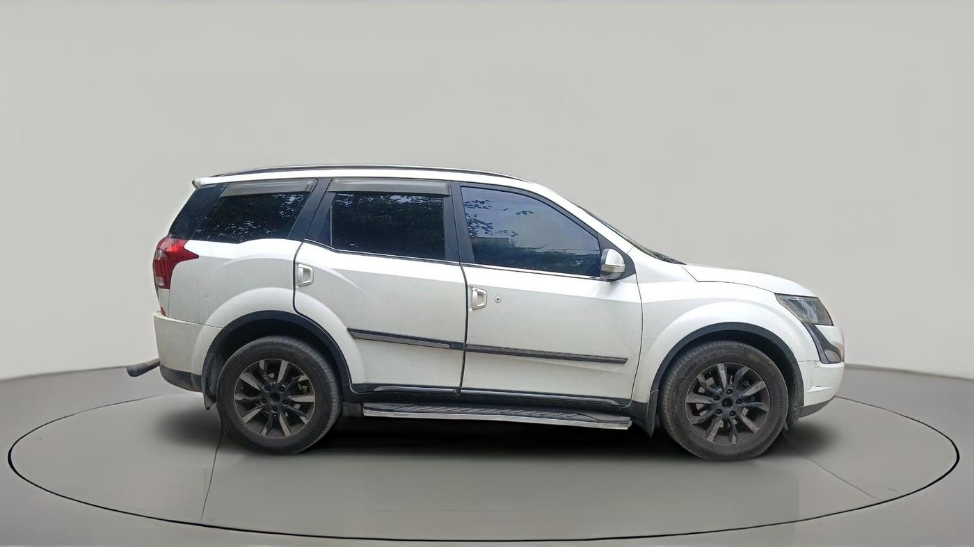 2018 Mahindra XUV500 W11, Diesel, Manual, 1,19,649 km, exterior