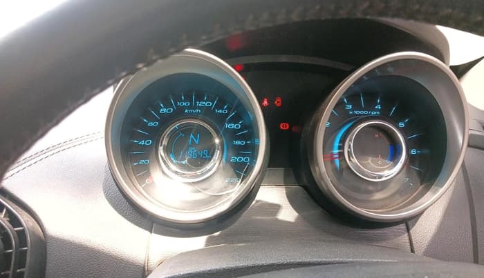 2018 Mahindra XUV500 W11, Diesel, Manual, 1,19,649 km, interior