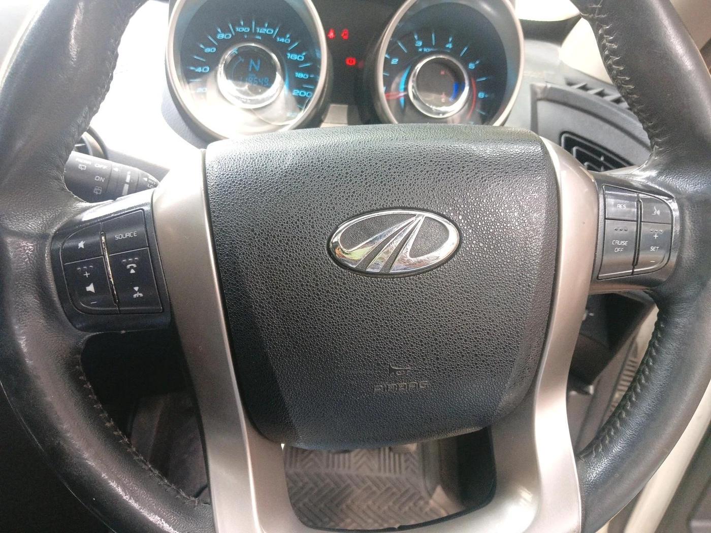 2018 Mahindra XUV500 W11, Diesel, Manual, 1,19,649 km, interior