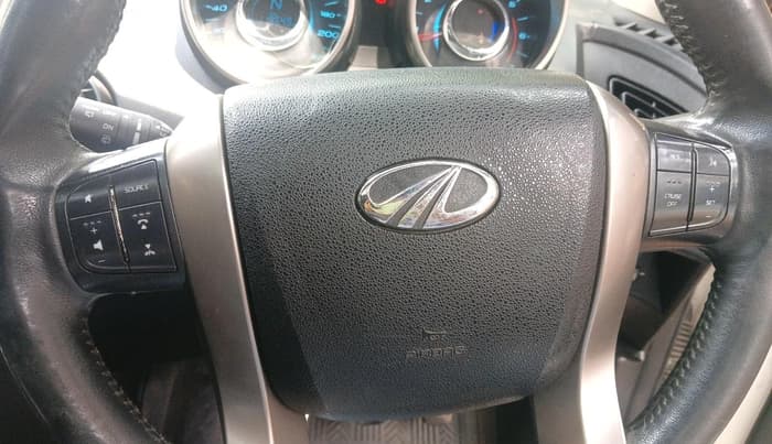 2018 Mahindra XUV500 W11, Diesel, Manual, 1,19,649 km, interior