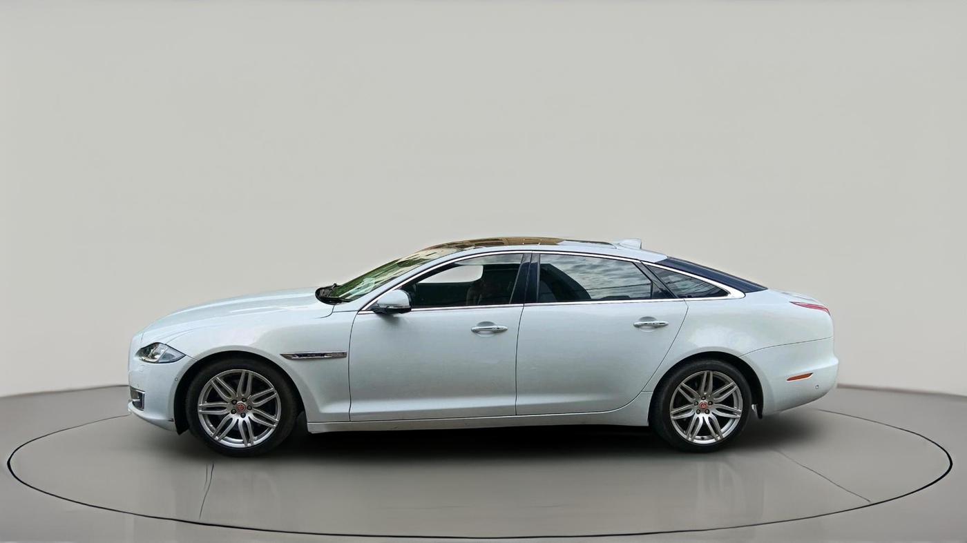 2018 Jaguar XJ L 3.0 V 6 PORTFOLIO, Diesel, Automatic, 61,151 km, exterior