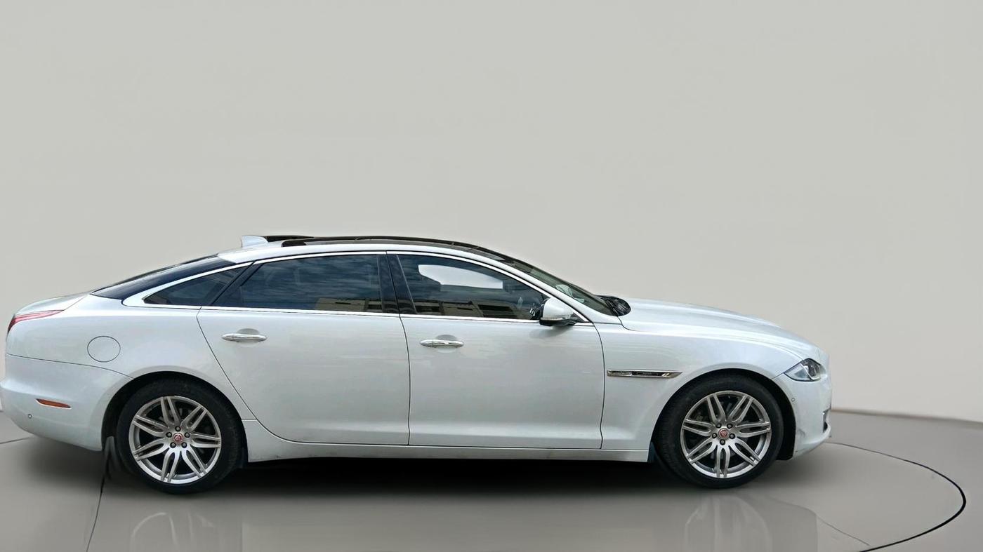 2018 Jaguar XJ L 3.0 V 6 PORTFOLIO, Diesel, Automatic, 61,151 km, exterior