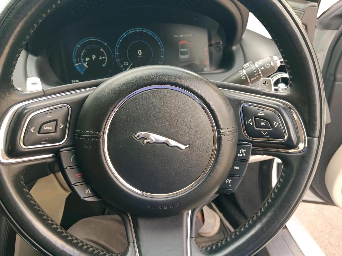 2018 Jaguar XJ L 3.0 V 6 PORTFOLIO, Diesel, Automatic, 61,151 km, interior
