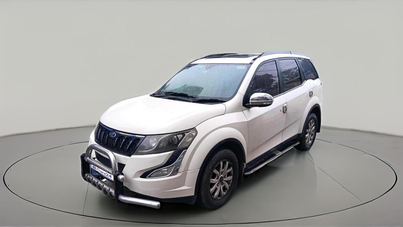 2016 Mahindra XUV500 W10 AT, Diesel, Automatic, 1,94,260 km, exterior