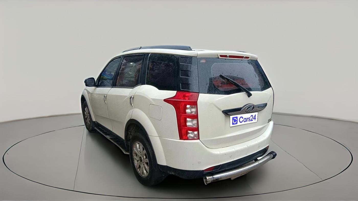 2016 Mahindra XUV500 W10 AT, Diesel, Automatic, 1,94,260 km, exterior
