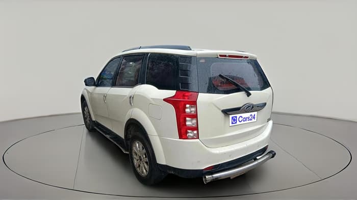 2016 Mahindra XUV500 W10 AT, Diesel, Automatic, 1,94,260 km, exterior