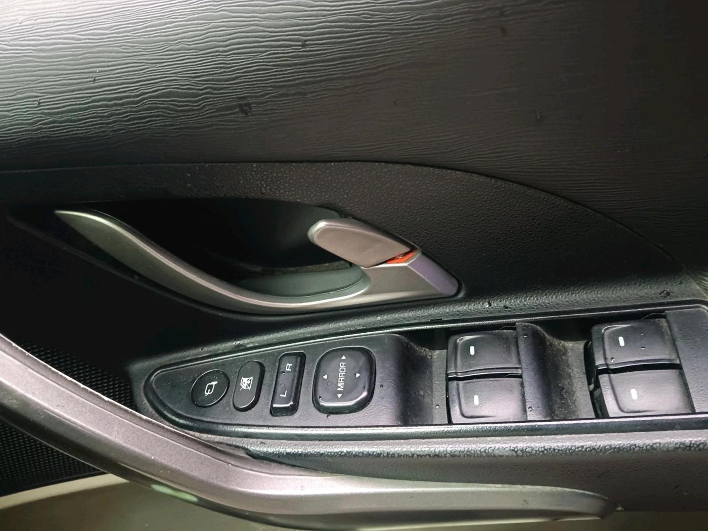 2016 Mahindra XUV500 W10 AT, Diesel, Automatic, 1,94,260 km, interior