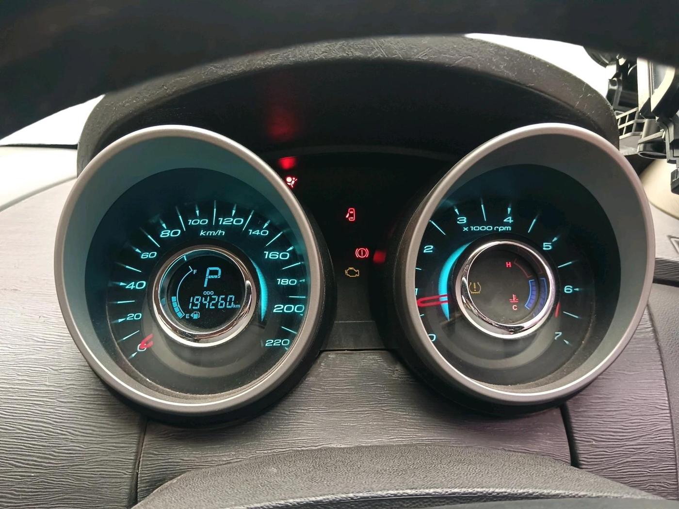 2016 Mahindra XUV500 W10 AT, Diesel, Automatic, 1,94,260 km, interior