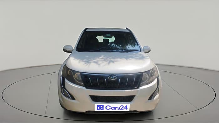 2017 Mahindra XUV500 W6 AT, Diesel, Automatic, 2,51,483 km, exterior