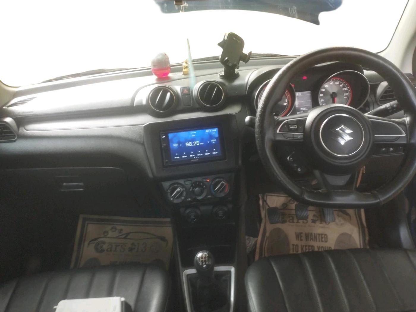 2023 Maruti Swift VXI, Petrol, Manual, 17,603 km, interior