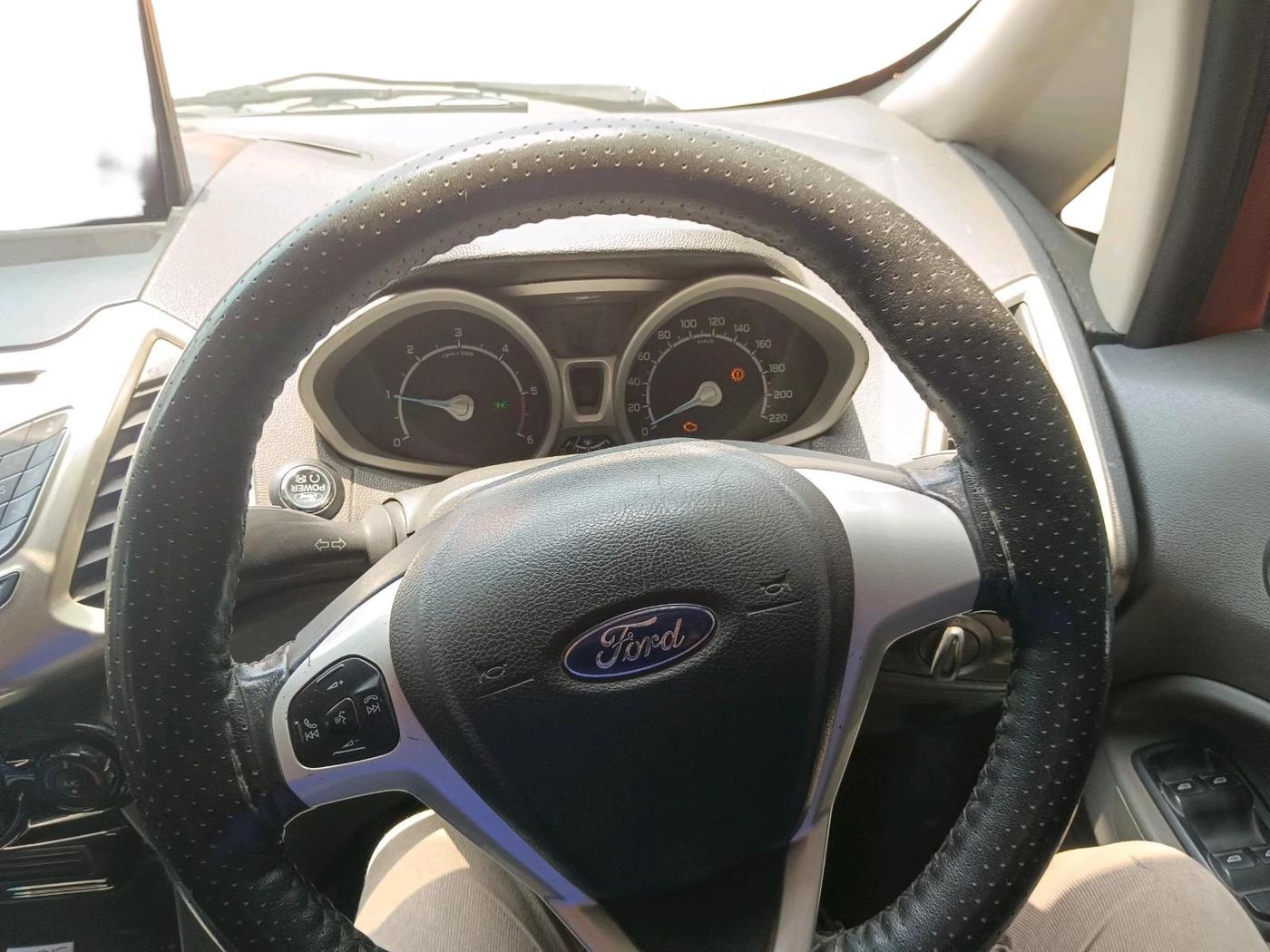 2015 Ford Ecosport TITANIUM 1.5L DIESEL, Diesel, Manual, 1,37,917 km, interior