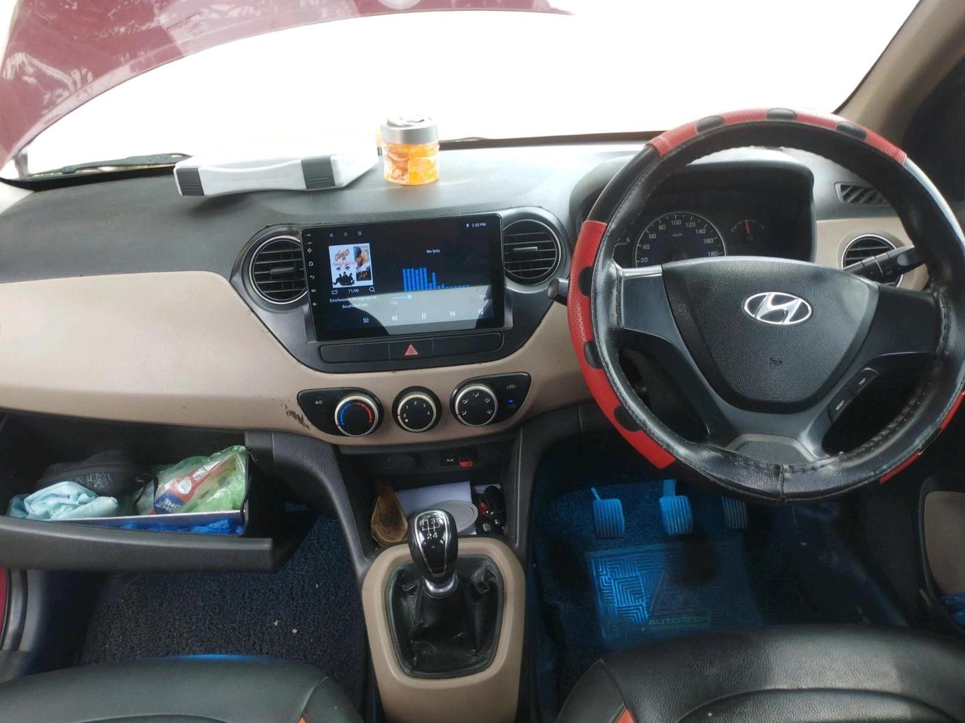 2013 Hyundai Grand i10 SPORTZ 1.1 CRDI, Diesel, Manual, 1,19,695 km, interior