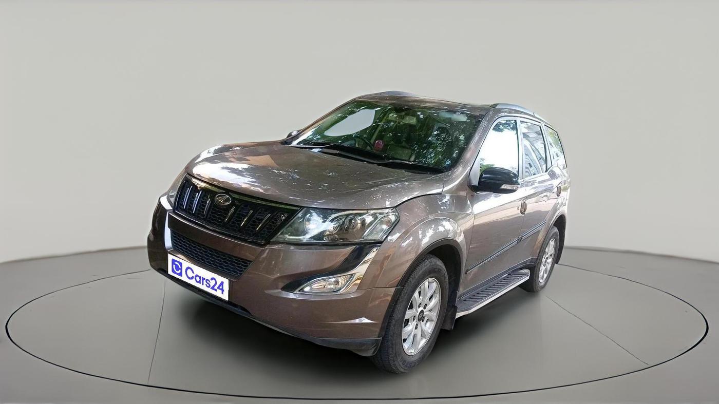 2017 Mahindra XUV500 W10, Diesel, Manual, 1,32,972 km, exterior