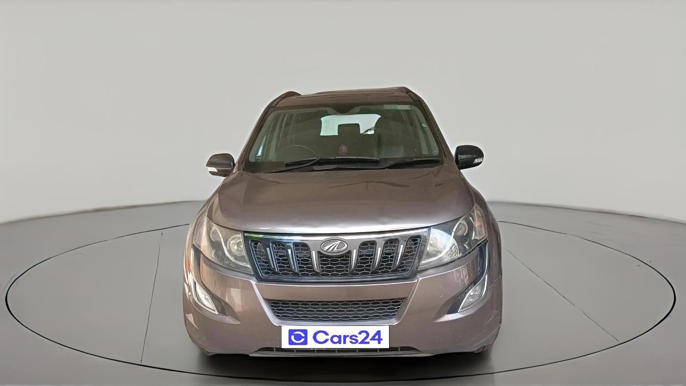 2017 Mahindra XUV500 W10, Diesel, Manual, 1,32,972 km, exterior