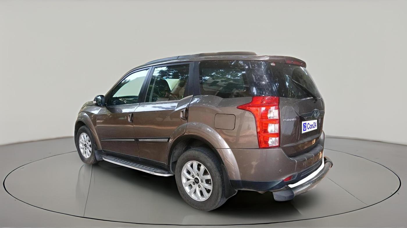 2017 Mahindra XUV500 W10, Diesel, Manual, 1,32,972 km, exterior