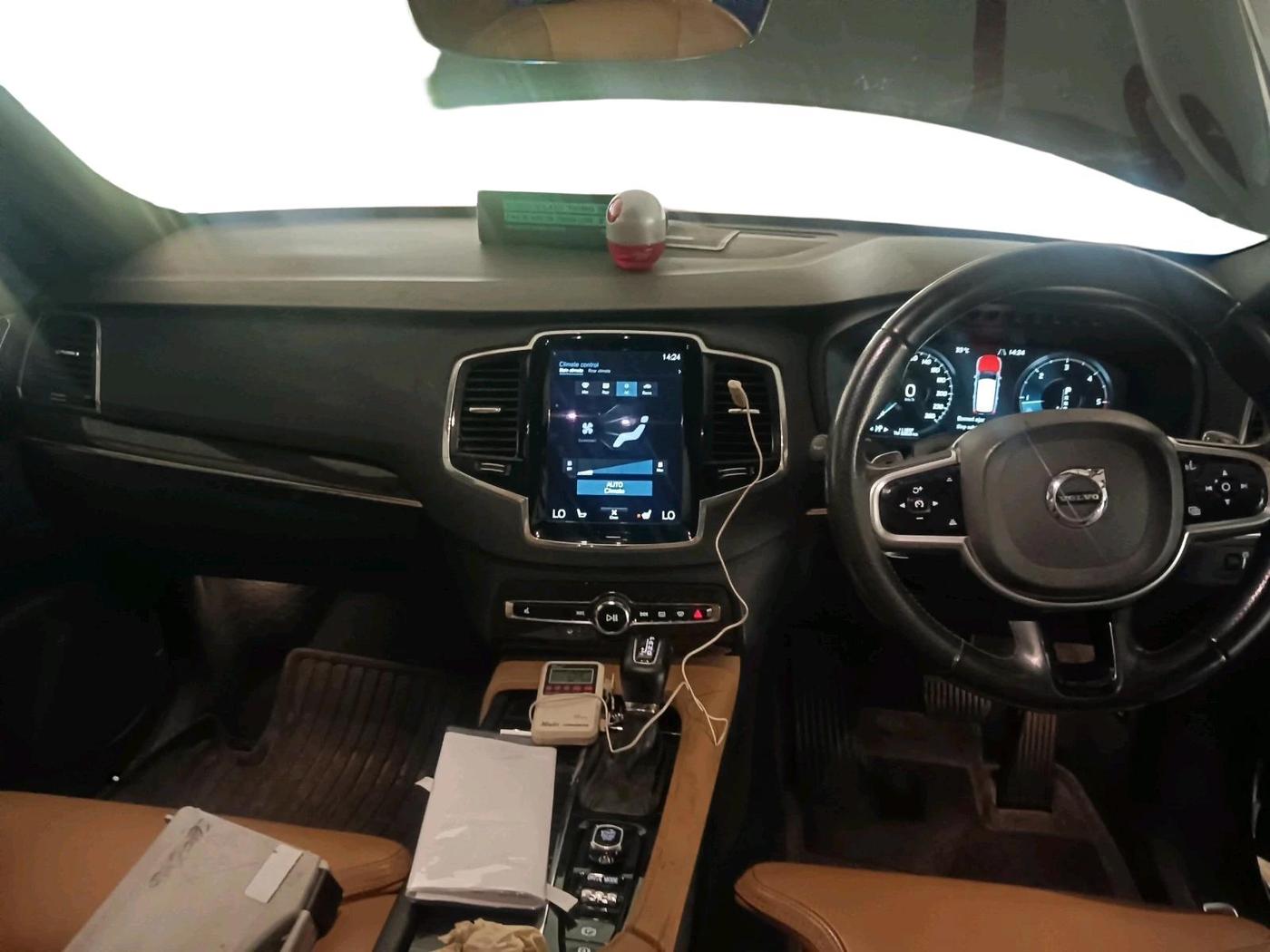 2017 Volvo XC 90 D5 Inscription, Diesel, Automatic, 1,11,837 km, interior