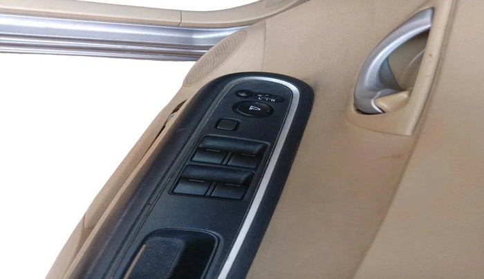 2016 Honda Amaze 1.5L I-DTEC VX, Diesel, Manual, 1,14,520 km, interior