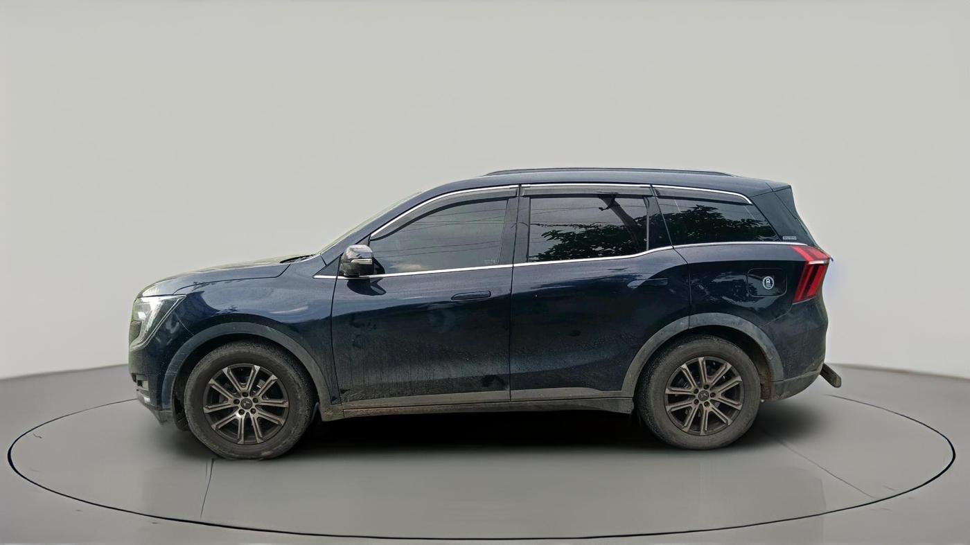 2023 Mahindra XUV700 AX 7 LUXURY D AWD AT 7 STR, Diesel, Automatic, 99,837 km, exterior