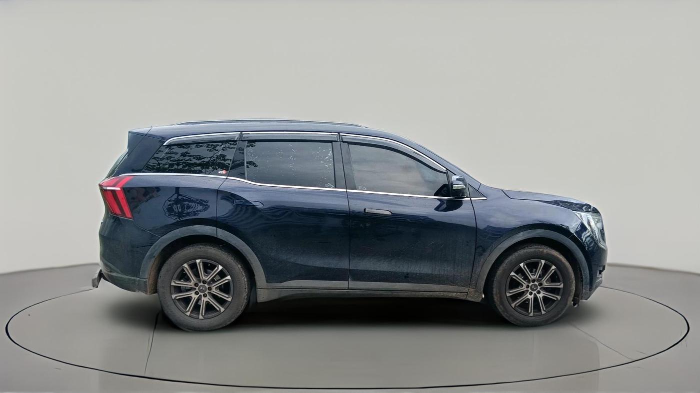 2023 Mahindra XUV700 AX 7 LUXURY D AWD AT 7 STR, Diesel, Automatic, 99,837 km, exterior
