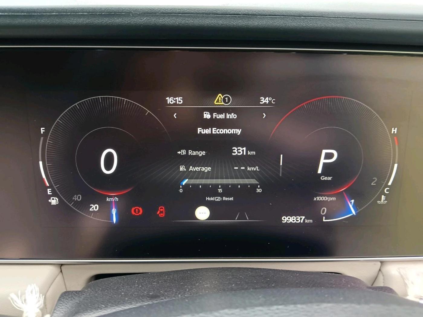 2023 Mahindra XUV700 AX 7 LUXURY D AWD AT 7 STR, Diesel, Automatic, 99,837 km, interior
