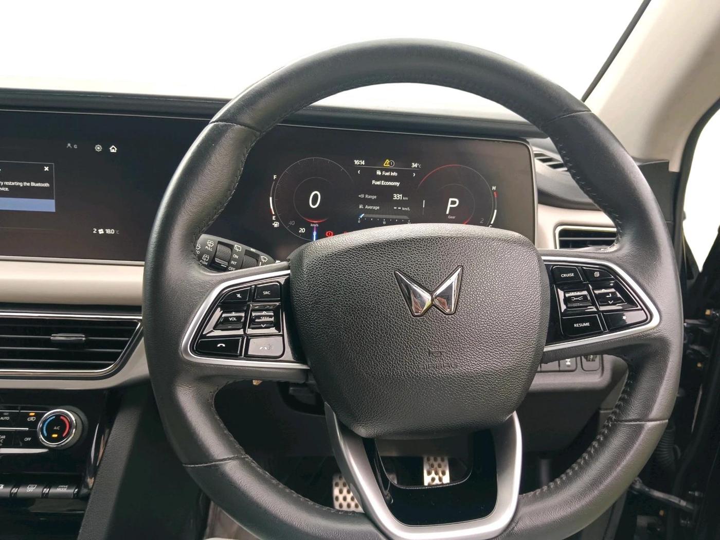 2023 Mahindra XUV700 AX 7 LUXURY D AWD AT 7 STR, Diesel, Automatic, 99,837 km, interior