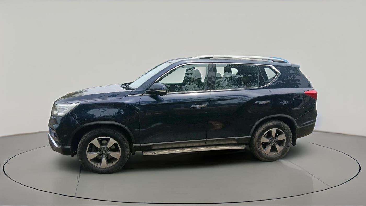 2022 Mahindra ALTURAS G4 4WD AT, Diesel, Automatic, 1,05,840 km, exterior