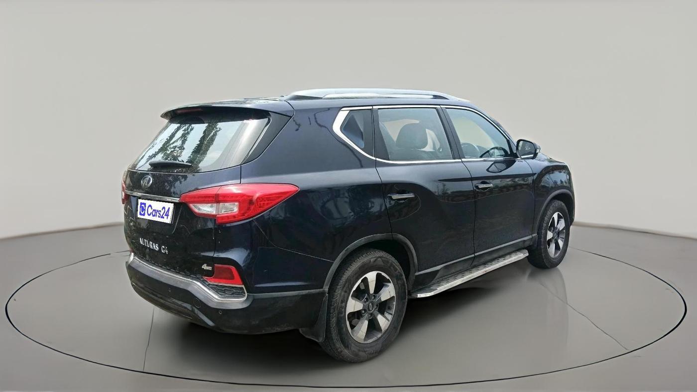 2022 Mahindra ALTURAS G4 4WD AT, Diesel, Automatic, 1,05,840 km, exterior