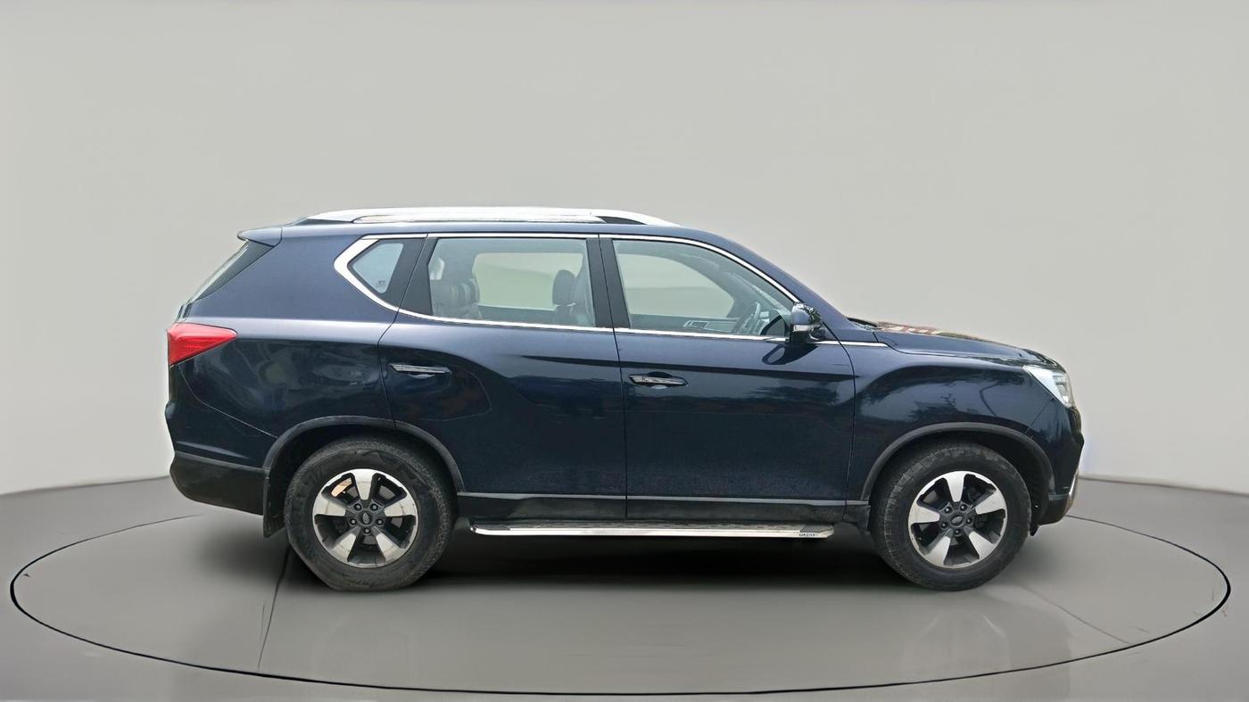 2022 Mahindra ALTURAS G4 4WD AT, Diesel, Automatic, 1,05,840 km, exterior