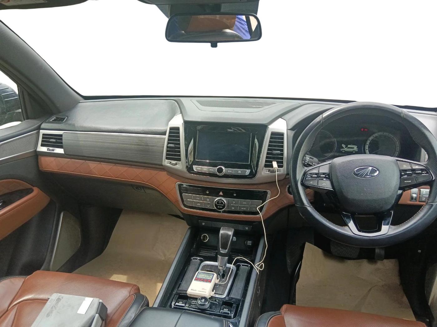 2022 Mahindra ALTURAS G4 4WD AT, Diesel, Automatic, 1,05,840 km, interior