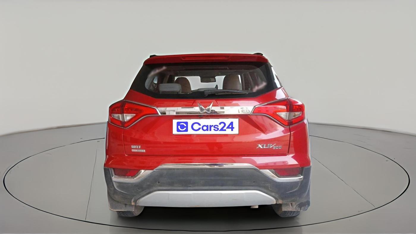 2022 Mahindra XUV300 W8 (O) 1.2 PETROL AMT, Petrol, Automatic, 35,158 km, exterior