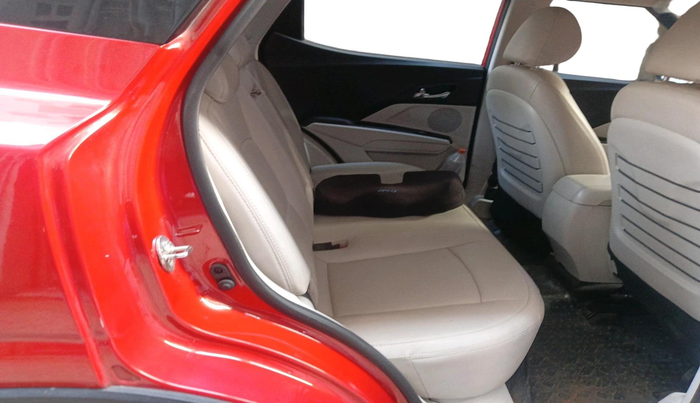 2022 Mahindra XUV300 W8 (O) 1.2 PETROL AMT, Petrol, Automatic, 35,158 km, interior